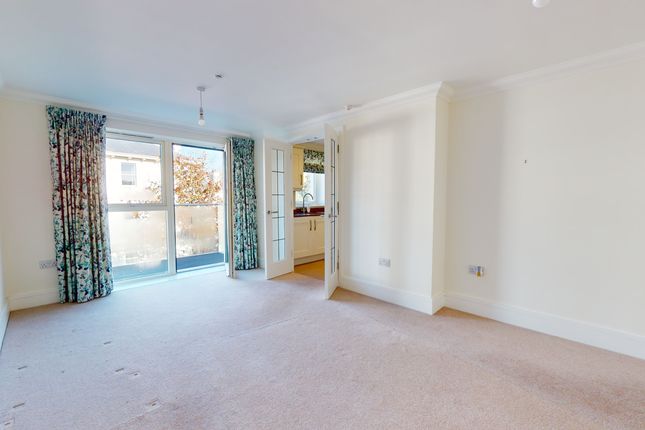 Flat for sale in New Court, Lansdown Road, Cheltenham, Gloucestershire