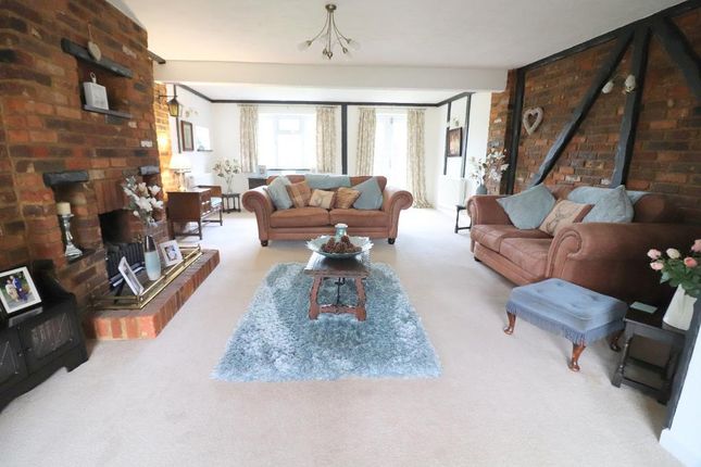 Bungalow for sale in Manor Road, Barton Le Clay, Bedfordshire