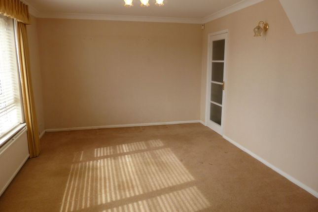 15 Sandwich Road, Ramsgate photo 2