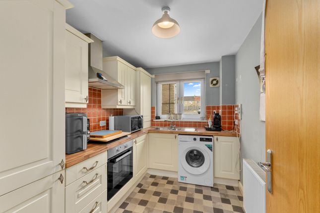 19 Newlands Court, Bathgate photo 4