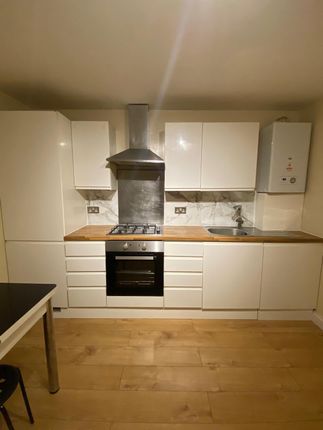 1 Lois Court, Shelbourne Road, London photo 2