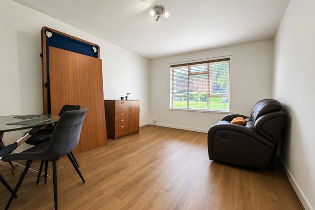87, Forth Crescent, Dundee photo 2