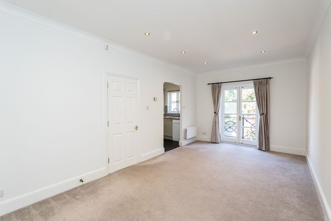 12 Townfield Court, Horsham Road, Dorking photo 3