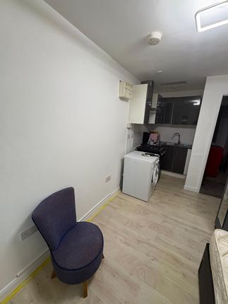 16, Saltcoates Avenue, Leicester photo 5