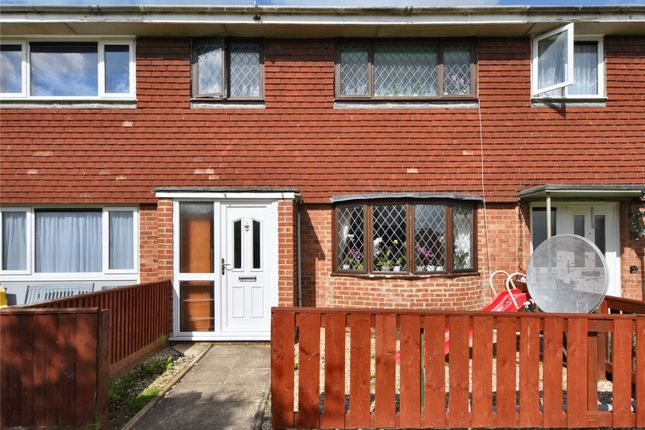 Terraced house to rent in Mead Walk, Didcot, Oxfordshire