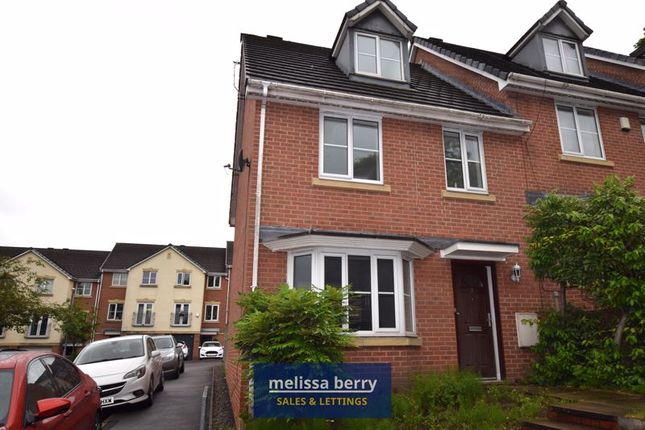 4 bed end terrace house to rent in Oakhurst Gardens, Prestwich, Manchester M25