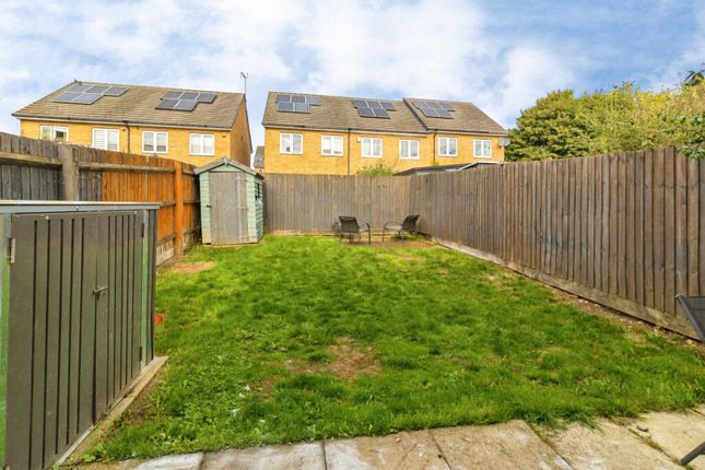 5, Mccowen Close, Luton photo 3