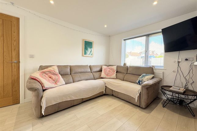 3, Century Court, Newquay photo 4