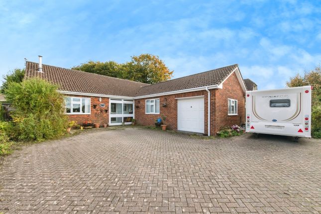 3-bed bungalow on Pennyfarthings,, Dunkeswell, Devon, £475,000
