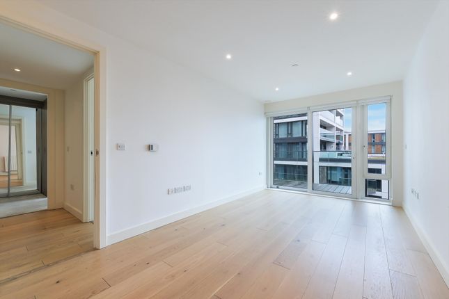 Duke of Wellington Avenue, London photo 4