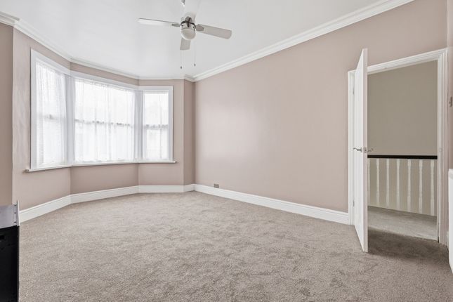 93, Beedell Avenue, Westcliff-on-sea photo 4