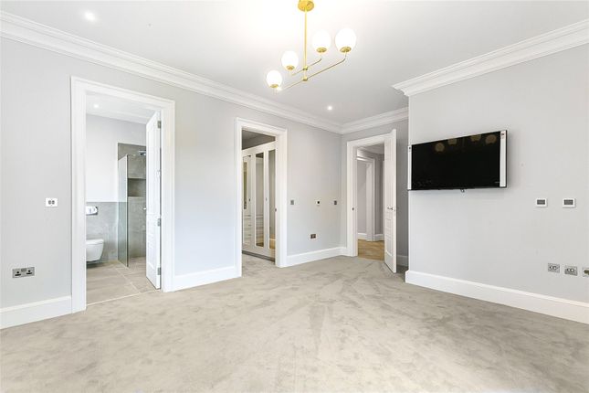 Flat 4, 96, Totteridge Village, London photo 4