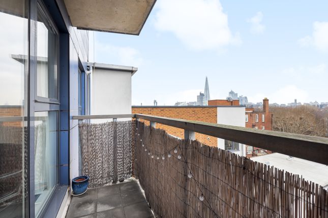Thumbnail Flat for sale in Townsend Street, London