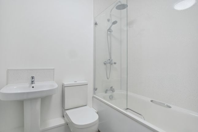 Flat to rent in Catford Hill, Catford