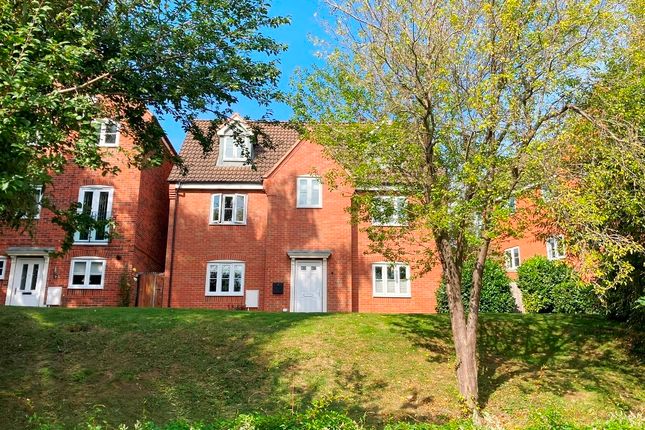 Thumbnail Detached house for sale in Robins Walk, Evesham