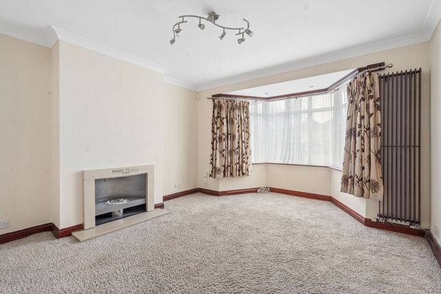 35 Garston Lane, Watford photo 2