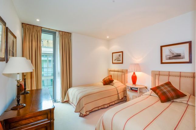 Flat for sale in Knightsbridge, London