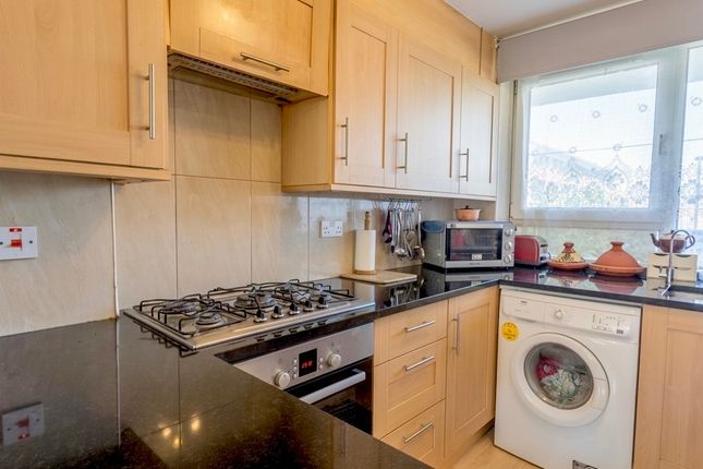 55 Poynter Court,, Gallery Gardens, Northolt photo 4