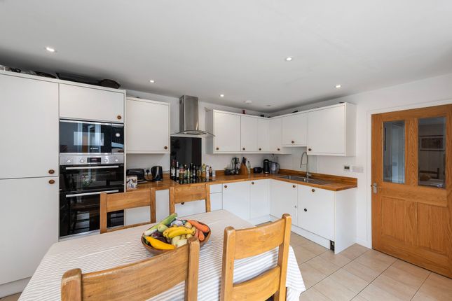 61 Shipbourne Road, Tonbridge photo 3