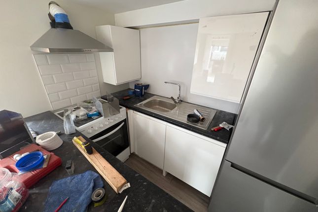 20b, Springpond Road, Dagenham photo 2