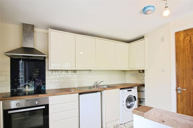 Flat 4,, 29 Highgrove Street, Berkshire photo 5