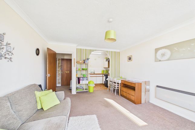 Flat 74, Parkside, Huntingdon photo 3
