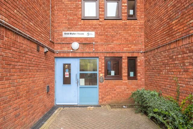 25, Enid Blyton House, Aylesbury photo 2
