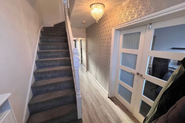 26, Mulberry Close, Manchester photo 3