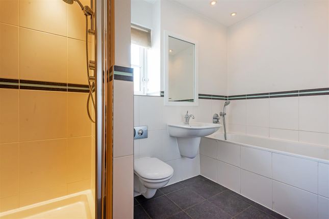Property to rent in Bramley Close, London