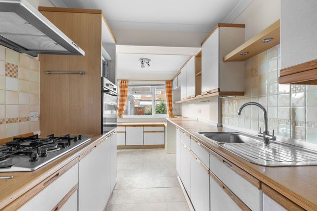 19 Lambert Walk, Thame photo 3