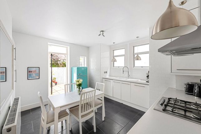 Flat 1, 42, Hearnville Road, London photo 4