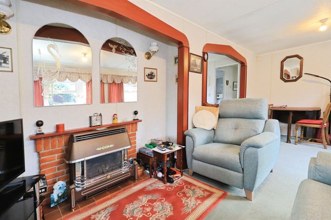 Austcliffe Road, Kidderminster photo 4