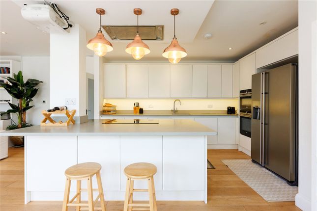 11, Granard Avenue, London photo 3
