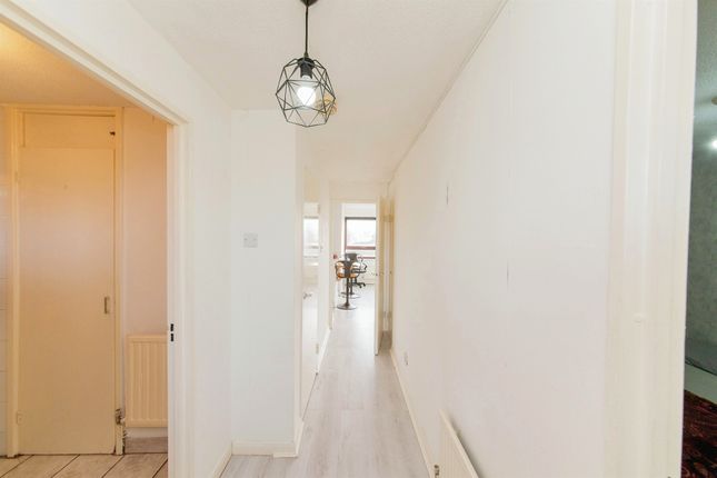 Flat for sale in Caractacus Cottage View, Watford