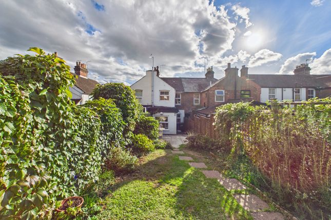 339, London Road, High Wycombe, Buckinghamshire, HP11 1EJ photo 2