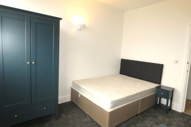 Flat 10, 54, West Cliff, Preston photo 4