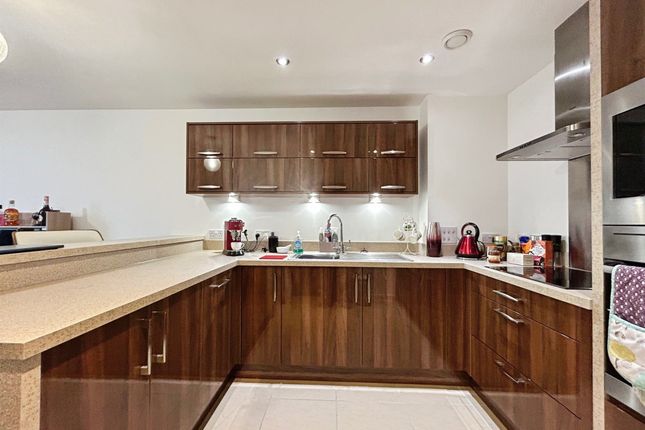 31, Pendeen House, Ferry Court, CARDIFF photo 3