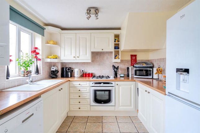 8, Poppy Way, Bridport photo 3