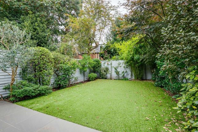 Property to rent in Cromwell Avenue, Highgate