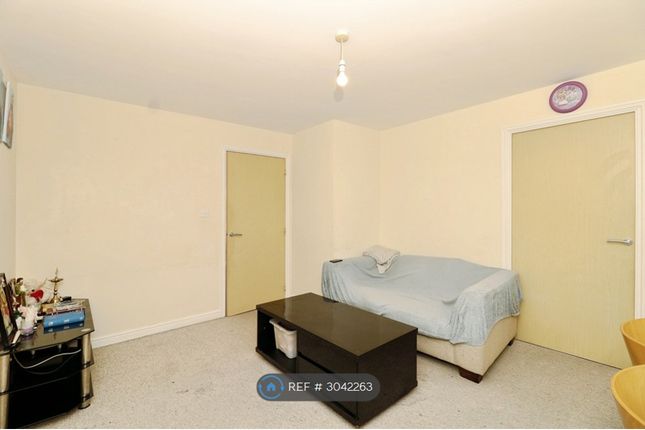 E Lawnhurst Avenue, Wythenshawe, Manchester photo 3