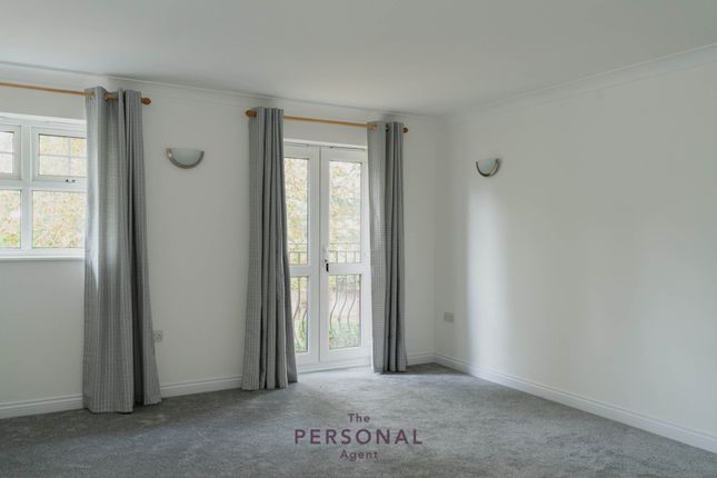 4, Denney Place, Epsom photo 3