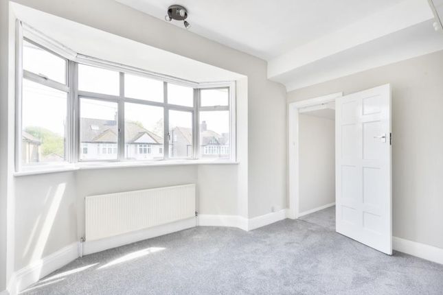 81, Hill Road, Pinner photo 4