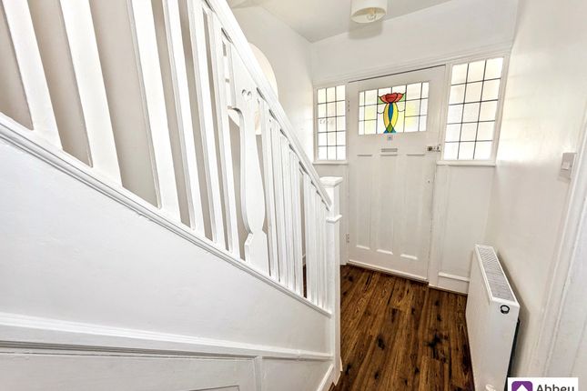 10 Avebury Avenue, Leicester photo 2
