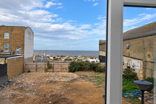 14 Haddington Court, Herne Bay photo 4
