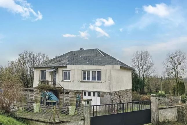 Detached house for sale in Conde-Sur-Vire, Basse-Normandie, 50420, France
