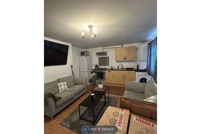 Lounge/Kitchen