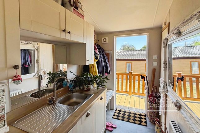 9 North Field, Roebeck,, Carters Road, Ryde photo 3