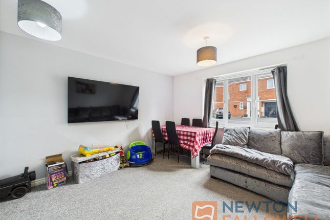 10 Windrush Close, Walsall photo 2
