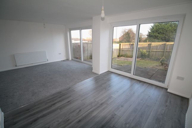 Terraced house to rent in Donvale Road, Donwell, Washington