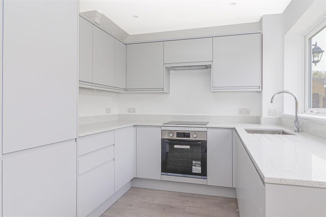 9, Scott Close, Royston photo 3